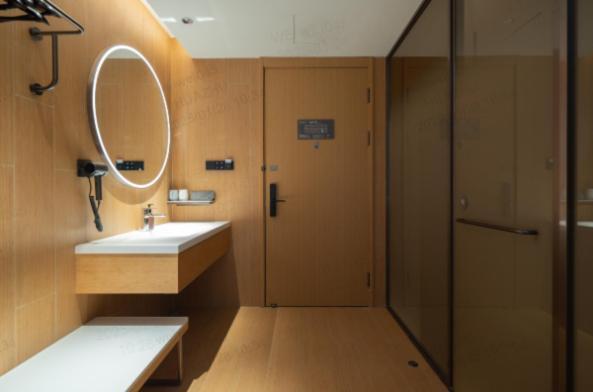 Ji International Tourism Liufeng Highway Hotel 3*